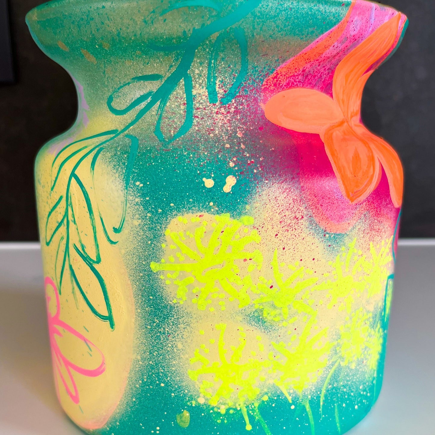 Vase à Tulipes ou pot de fleurs