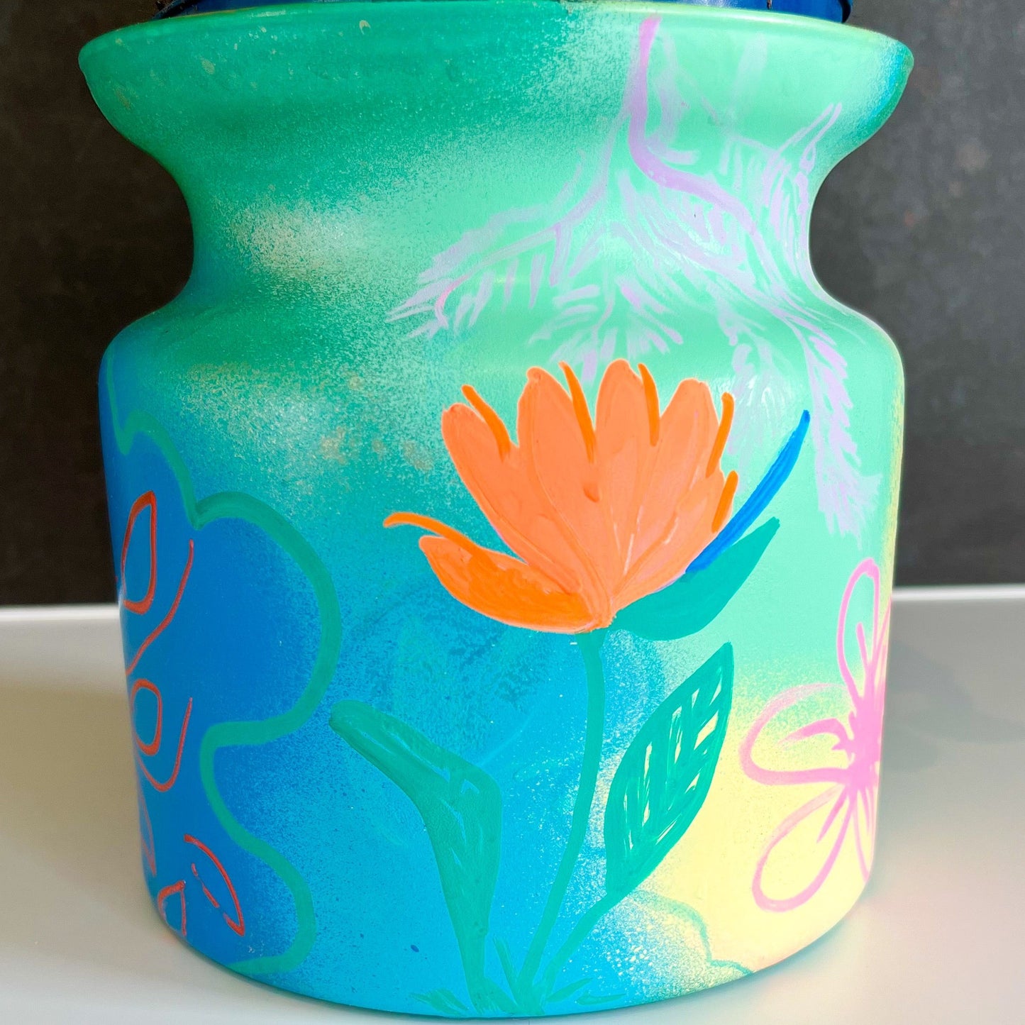 Vase à Tulipes ou pot de fleurs